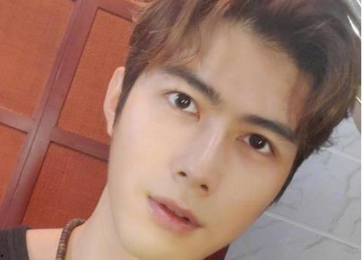 明星吃瓜显情商,情商高低的瞬间展现